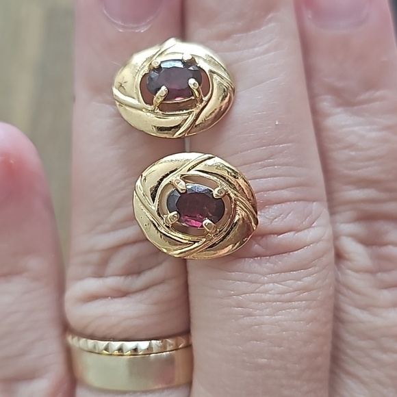 JJJ Oval Earrings Gold Tone Amethyst Purple Stone - Picture 6 of 6